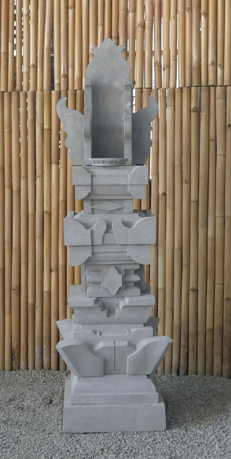  Product image 1 of the product “Balinese Temple, casted with Paras Stone, with open place on top, 170cm. Mulitparted ”